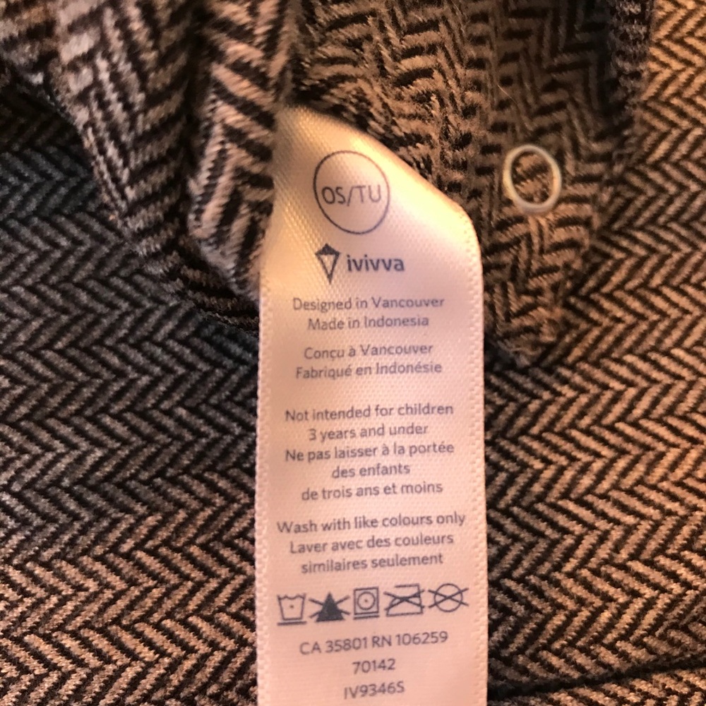 Ivivva Infinity Scarf - Picture 4 of 4